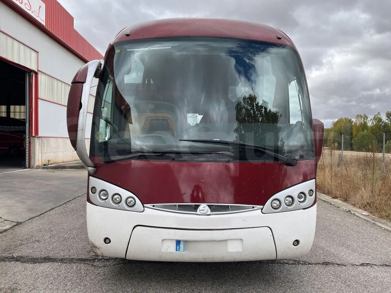 Volvo B12B - مركبة كوتش: صورة 2 Volvo B12B - مركبة كوتش: صورة 2