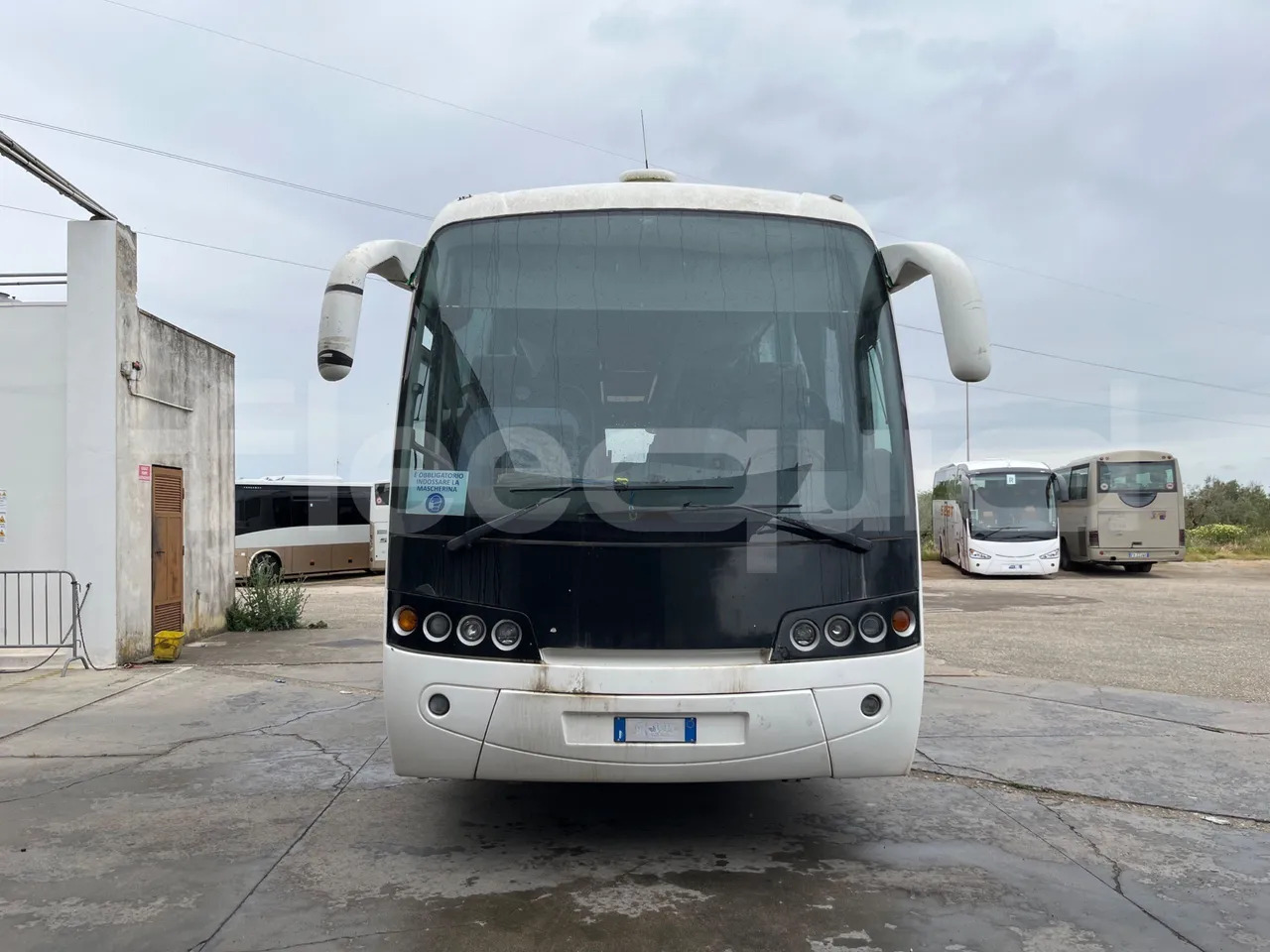 Volvo B12 - مركبة كوتش: صورة 2 Volvo B12 - مركبة كوتش: صورة 2