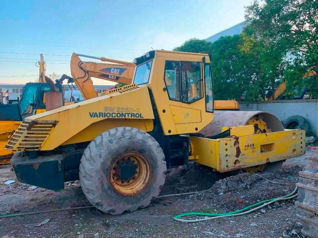 مدحلة اسفلت Bomag BW 225 D-3: صورة 6 مدحلة اسفلت Bomag BW 225 D-3: صورة 6