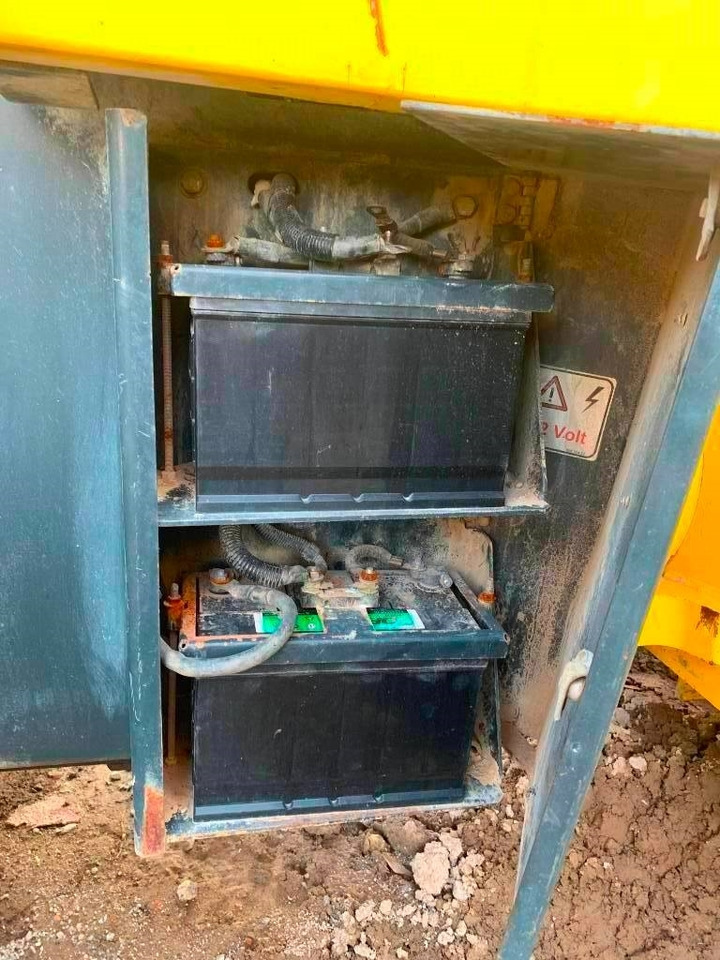 مدحلة اسفلت Bomag BW 225 D-3: صورة 8 مدحلة اسفلت Bomag BW 225 D-3: صورة 8