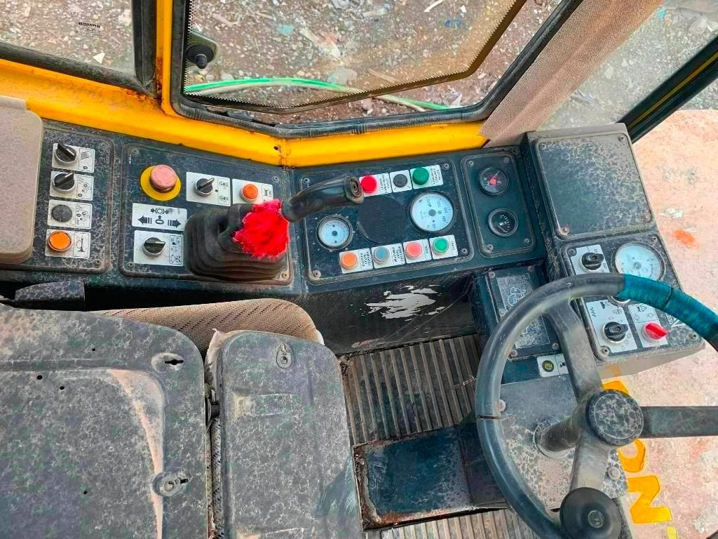 مدحلة اسفلت Bomag BW 225 D-3: صورة 11 مدحلة اسفلت Bomag BW 225 D-3: صورة 11