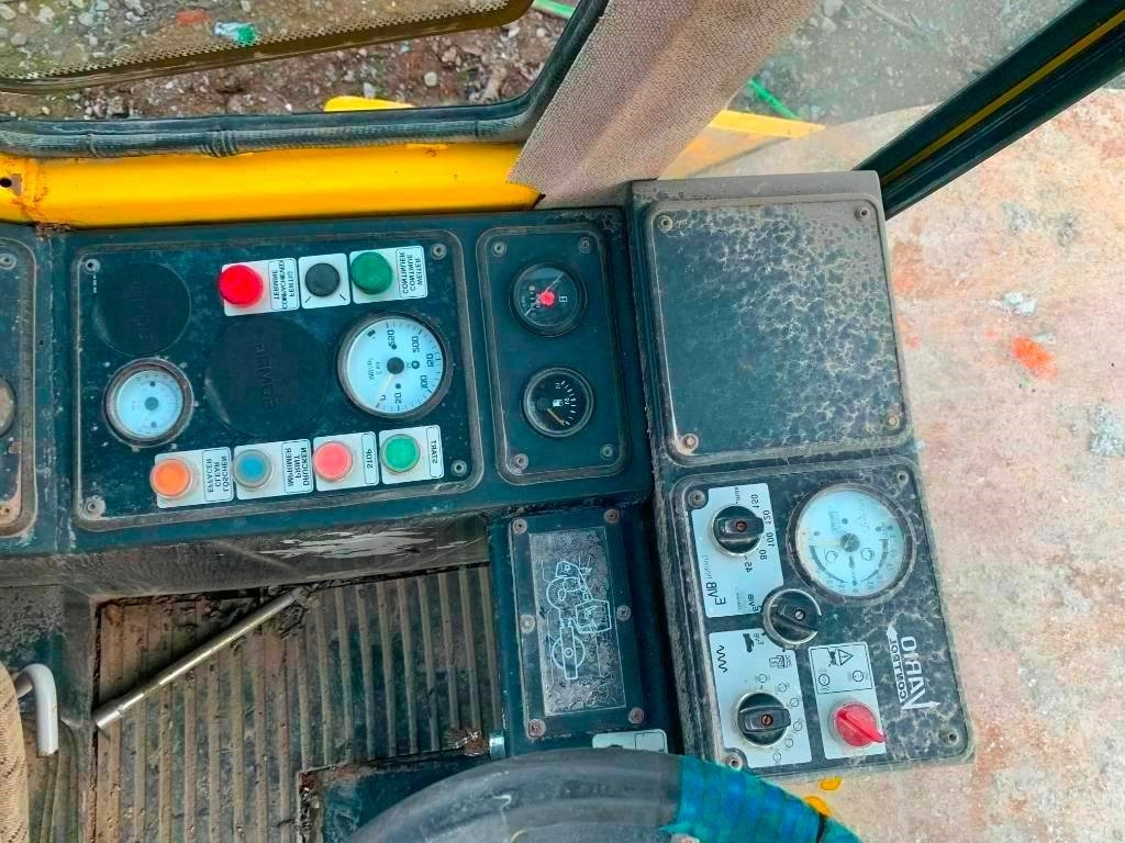 مدحلة اسفلت Bomag BW 225 D-3: صورة 12 مدحلة اسفلت Bomag BW 225 D-3: صورة 12