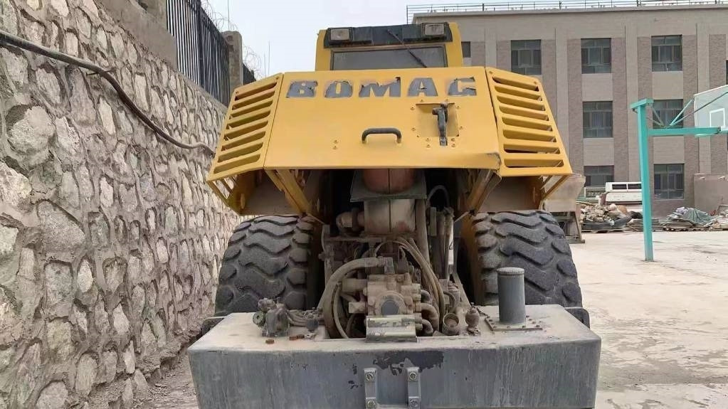 Bomag bw225d-3 - مدحلة اسفلت: صورة 4 Bomag bw225d-3 - مدحلة اسفلت: صورة 4