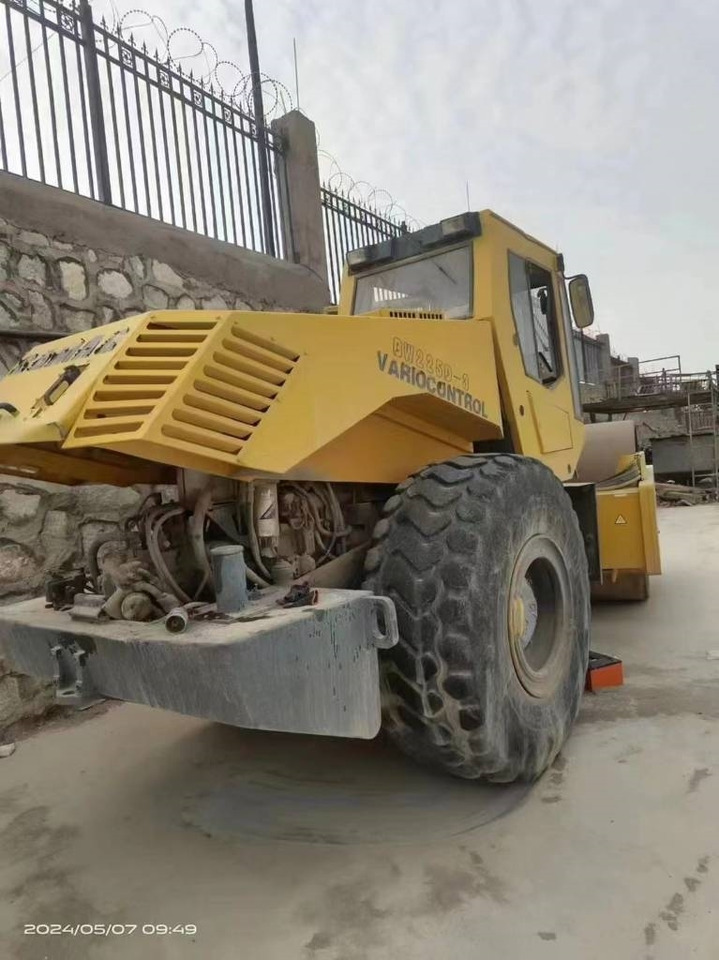 Bomag bw225d-3 - مدحلة اسفلت: صورة 2 Bomag bw225d-3 - مدحلة اسفلت: صورة 2