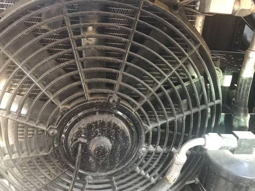 حفار زحاف CAT 305.5E2: صورة 7