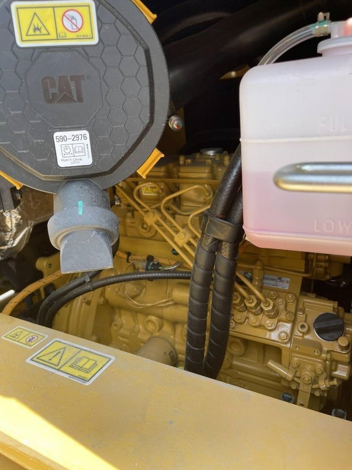 CAT 305.5 - حفار زحاف: صورة 2 CAT 305.5 - حفار زحاف: صورة 2