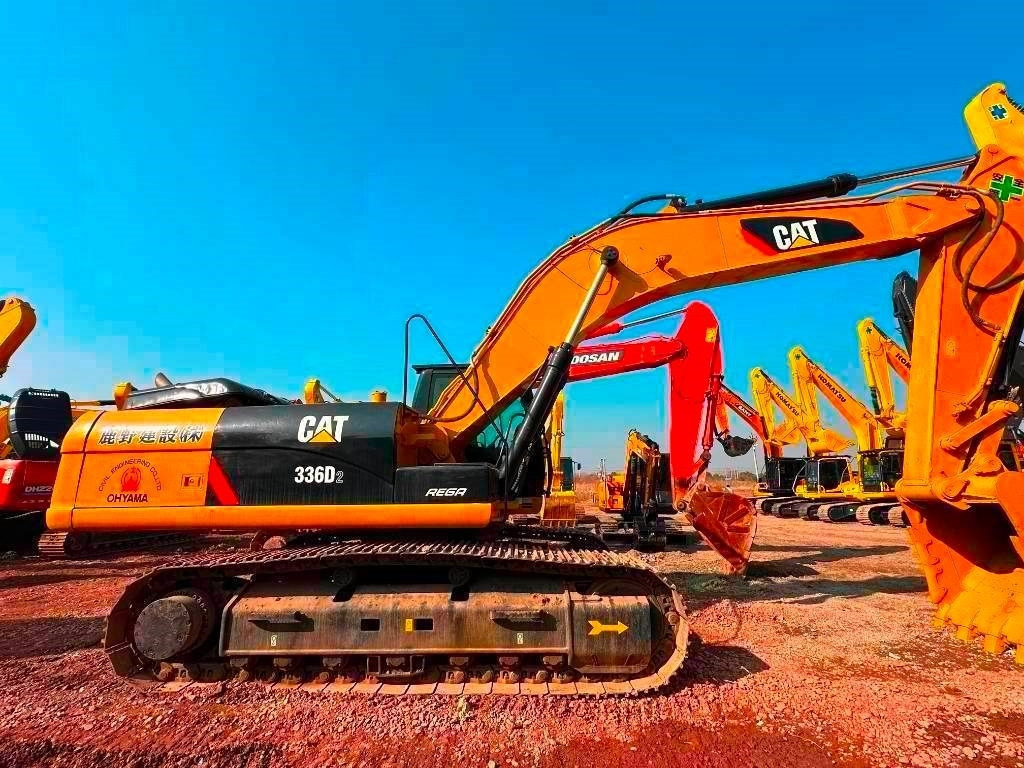 CAT 336 D2 - حفار زحاف: صورة 1 CAT 336 D2 - حفار زحاف: صورة 1
