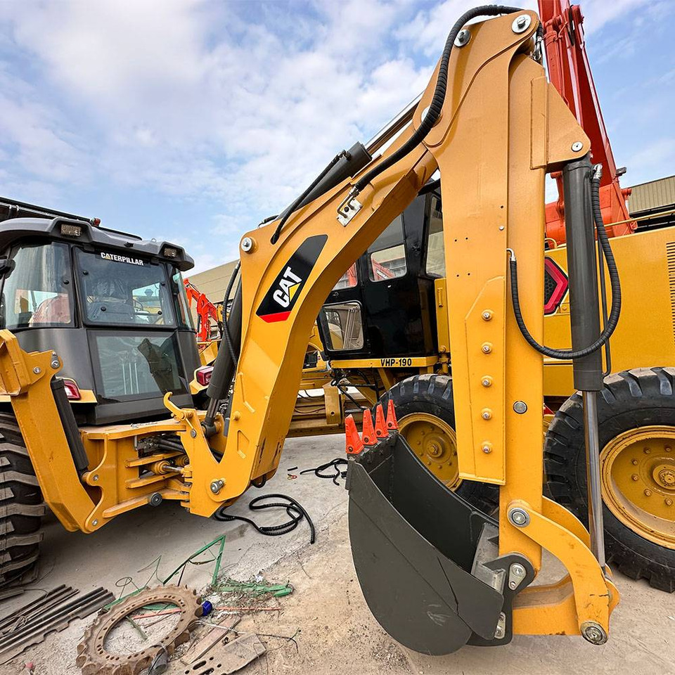 CATERPILLAR 420F - جرافة حفار: صورة 1 CATERPILLAR 420F - جرافة حفار: صورة 1