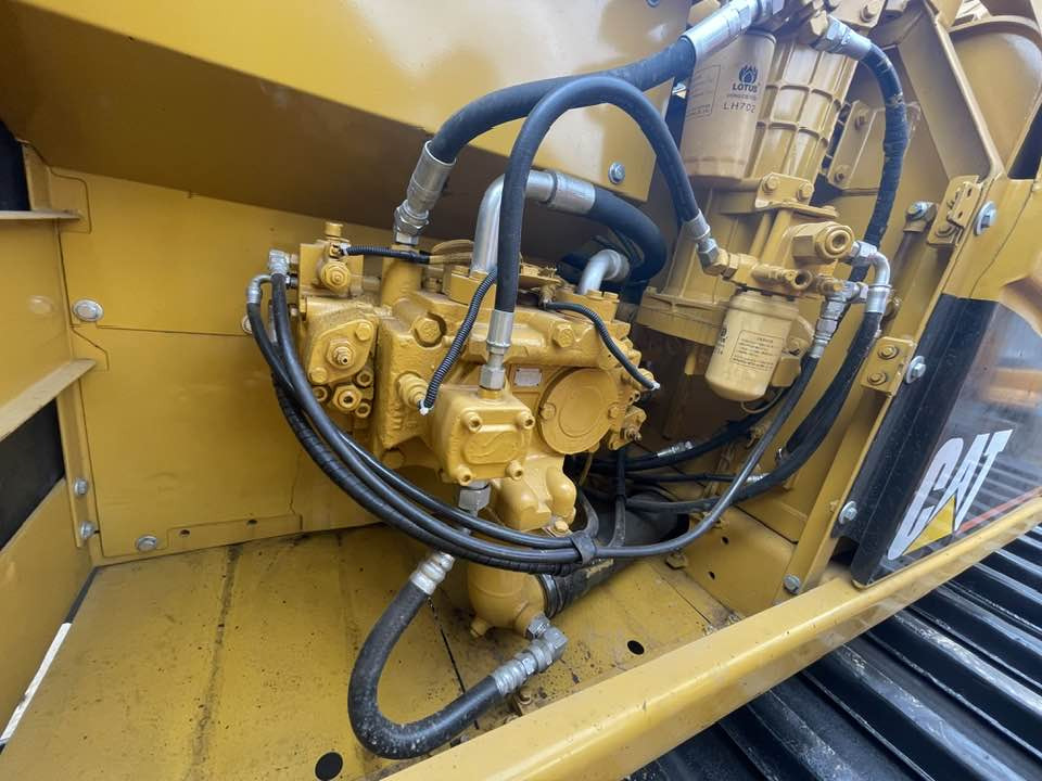 Caterpillar 320CL - حفارة: صورة 3 Caterpillar 320CL - حفارة: صورة 3