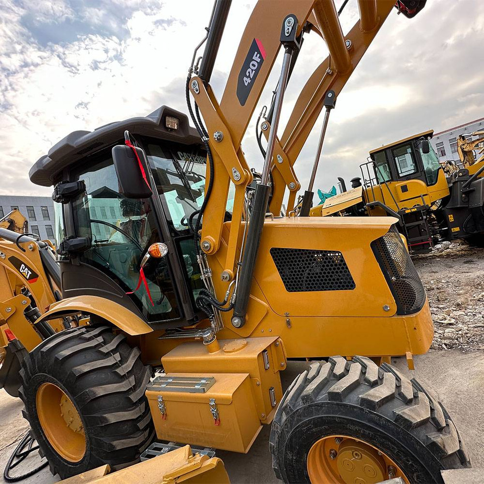 Caterpillar 420F - جرافة حفار: صورة 4 Caterpillar 420F - جرافة حفار: صورة 4