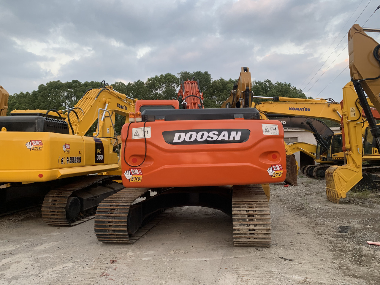 DOOSAN DX225LC - حفارة دولاب: صورة 1 DOOSAN DX225LC - حفارة دولاب: صورة 1