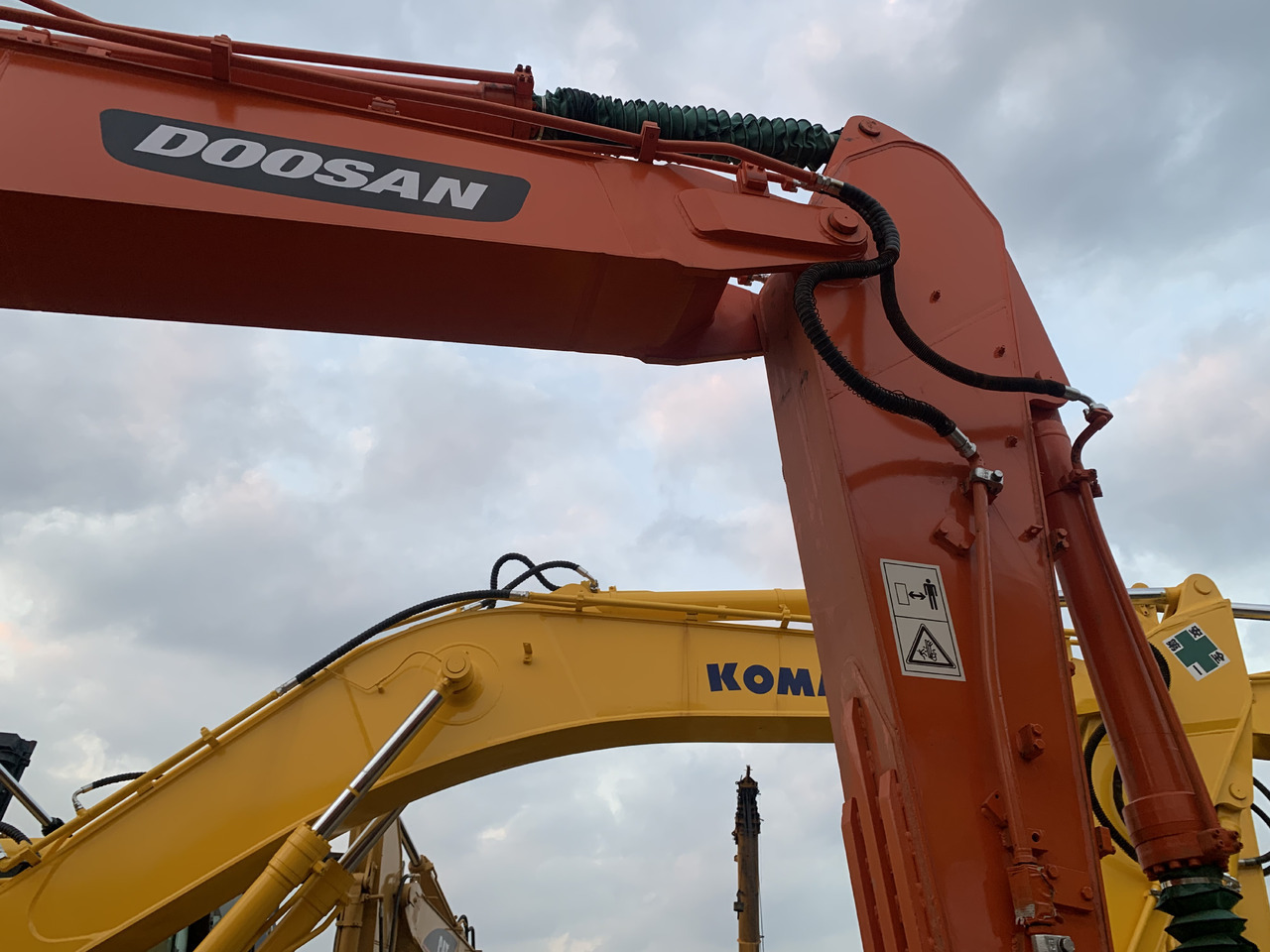 DOOSAN DX225LC - حفارة دولاب: صورة 5 DOOSAN DX225LC - حفارة دولاب: صورة 5