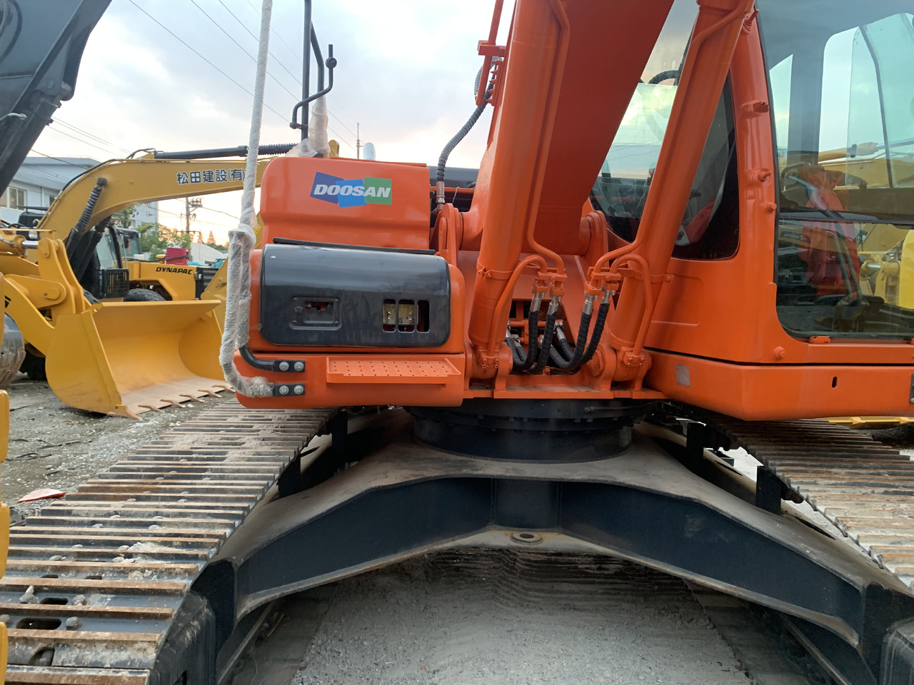 DOOSAN DX225LC - حفارة دولاب: صورة 4 DOOSAN DX225LC - حفارة دولاب: صورة 4