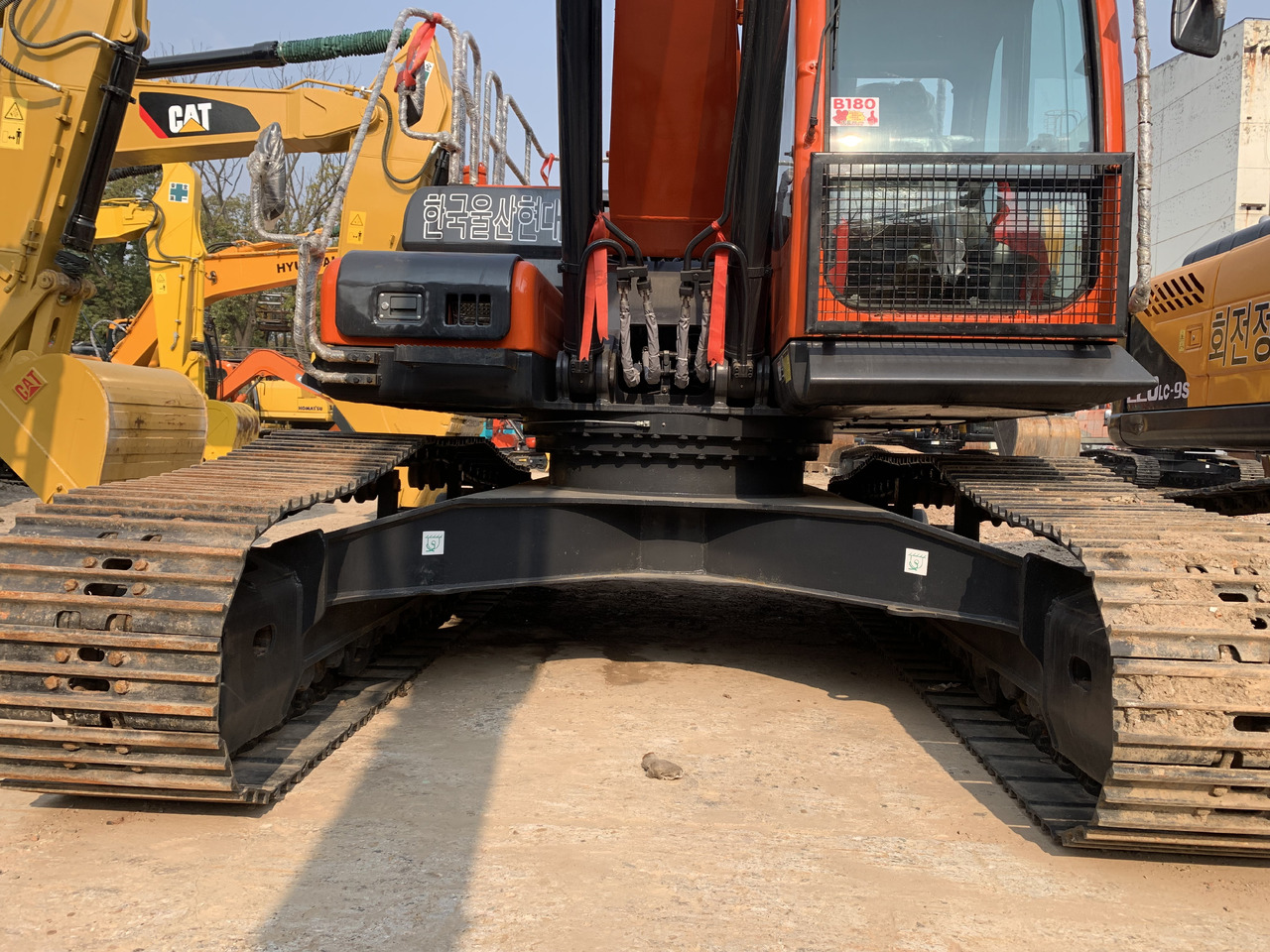 DOOSAN DX300LC-9C - حفارة دولاب: صورة 4 DOOSAN DX300LC-9C - حفارة دولاب: صورة 4