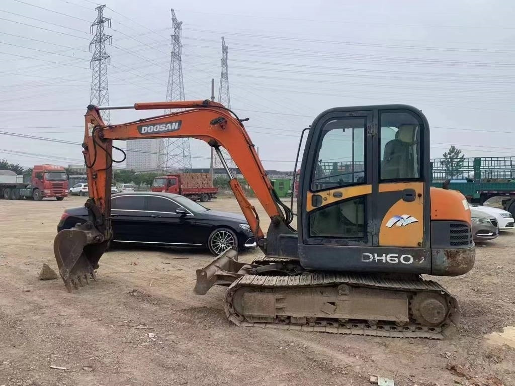 Doosan DH 60 - حفارة مُصَّغرة: صورة 1 Doosan DH 60 - حفارة مُصَّغرة: صورة 1