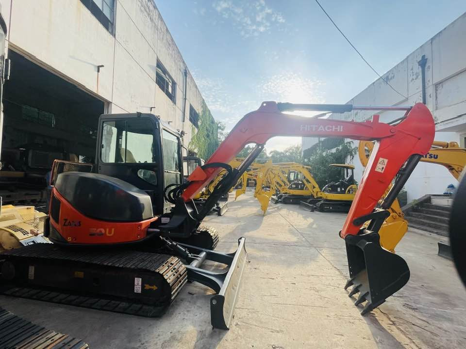 Hitachi Zaxis 50U - حفارة مُصَّغرة: صورة 1 Hitachi Zaxis 50U - حفارة مُصَّغرة: صورة 1