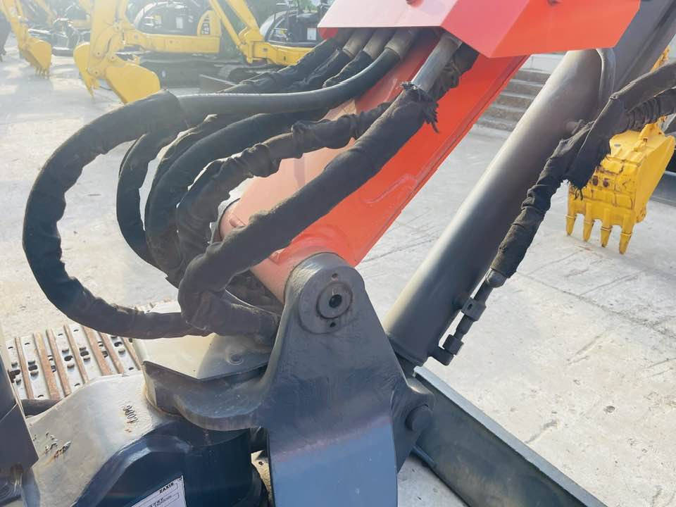 Hitachi Zaxis 50U - حفارة مُصَّغرة: صورة 2 Hitachi Zaxis 50U - حفارة مُصَّغرة: صورة 2