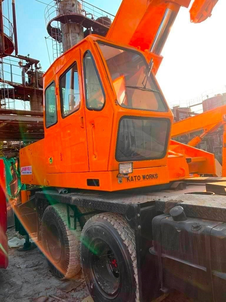 Kato NK 250 E  - رافعة لجميع التضاريس: صورة 1 Kato NK 250 E  - رافعة لجميع التضاريس: صورة 1