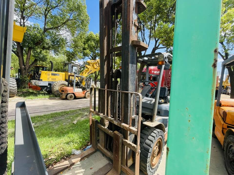 Komatsu 30 series - رافعة شوكية تعمل بالغاز: صورة 4 Komatsu 30 series - رافعة شوكية تعمل بالغاز: صورة 4