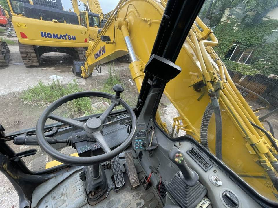 Komatsu PW160-8 [ - حفارة دولاب: صورة 2 Komatsu PW160-8 [ - حفارة دولاب: صورة 2