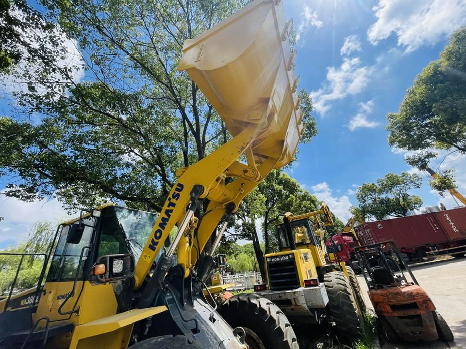 Komatsu WA380-8 - اللودر بعجل: صورة 5 Komatsu WA380-8 - اللودر بعجل: صورة 5