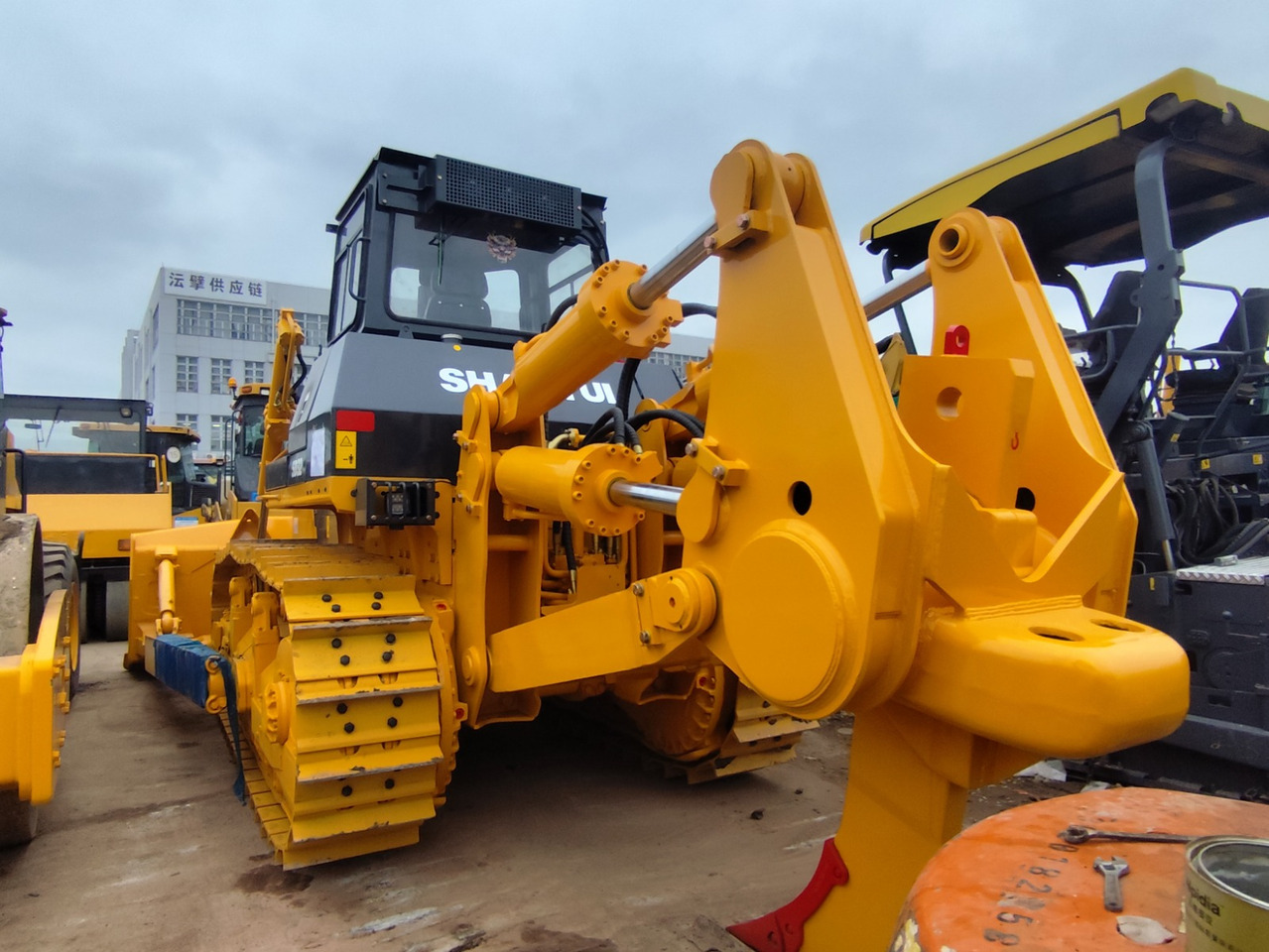 SHANTUI SD32 - جرافة: صورة 1 SHANTUI SD32 - جرافة: صورة 1