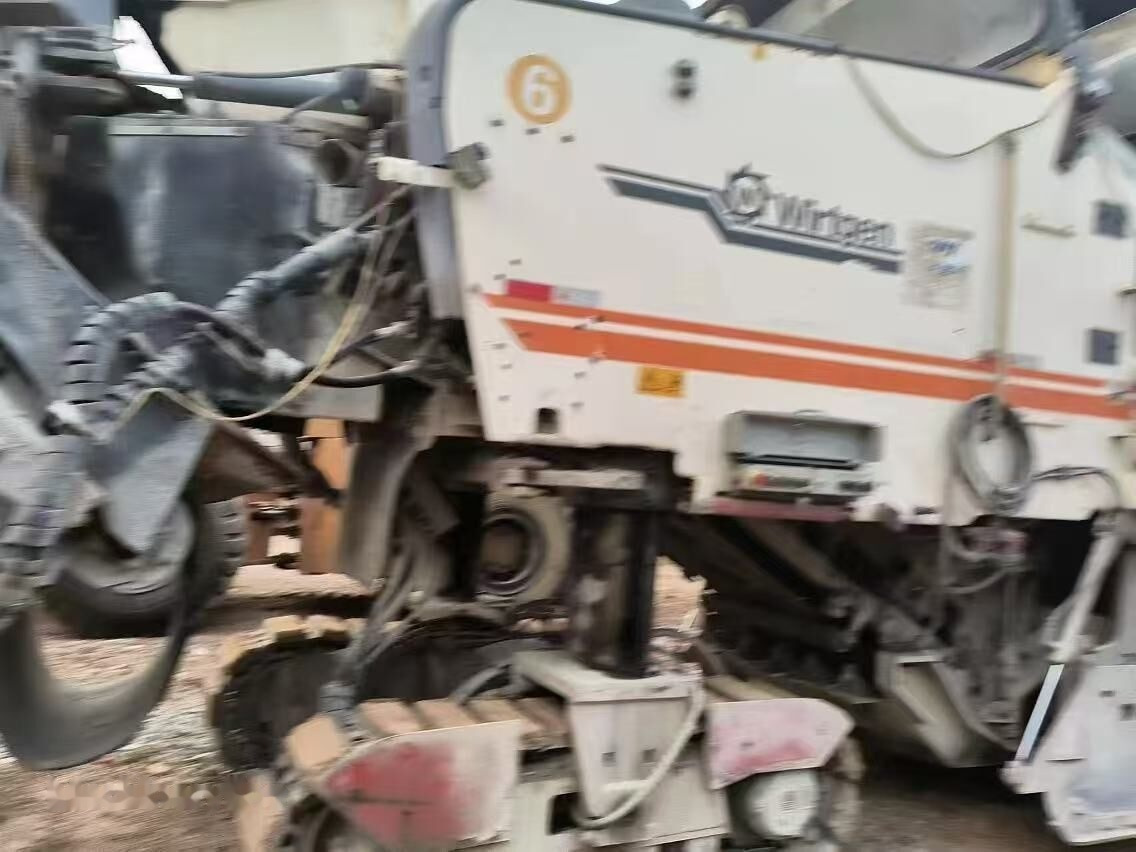 Wirtgen W2100 - قشاطة أسفلت: صورة 5 Wirtgen W2100 - قشاطة أسفلت: صورة 5