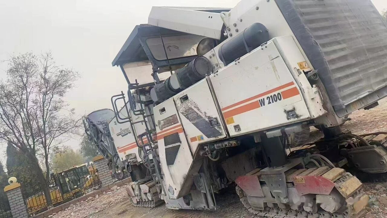 Wirtgen W2100 - قشاطة أسفلت: صورة 4 Wirtgen W2100 - قشاطة أسفلت: صورة 4