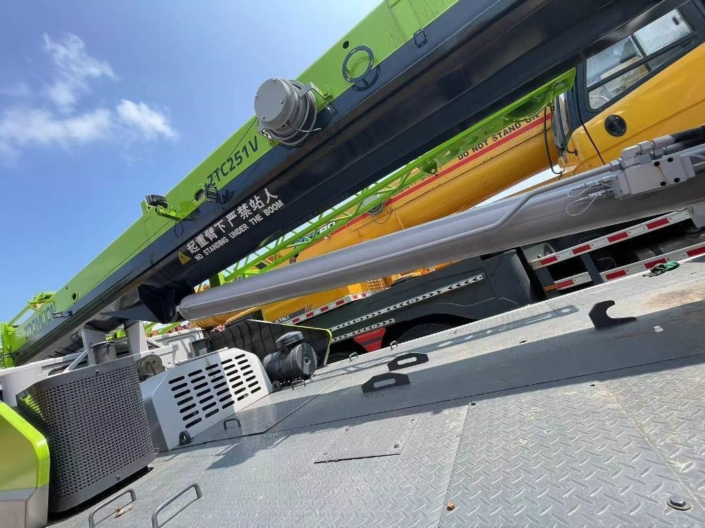 Zoomlion ZTC251V - موبايل كرين: صورة 5 Zoomlion ZTC251V - موبايل كرين: صورة 5