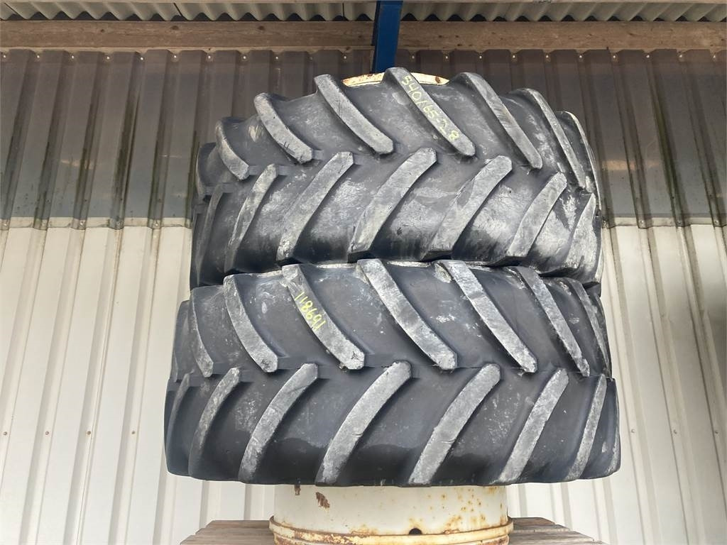 540/65R28 - إطارات: صورة 1 540/65R28 - إطارات: صورة 1