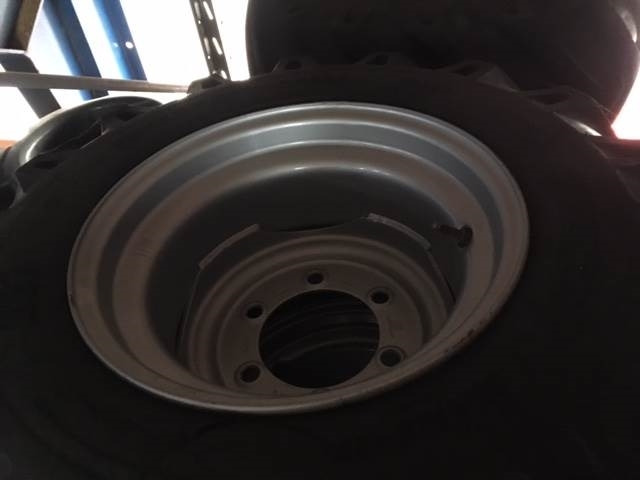 BKT 26,0X12,00X12 - إطارات - الآلات الزراعية: صورة 2 BKT 26,0X12,00X12 - إطارات - الآلات الزراعية: صورة 2