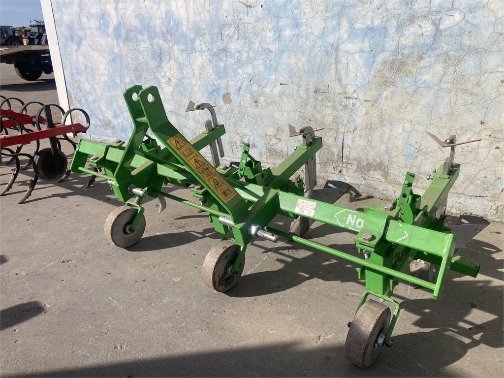 Bomet 2 RÆKKET - معدات زراعة وحصاد البطاطس: صورة 1 Bomet 2 RÆKKET - معدات زراعة وحصاد البطاطس: صورة 1
