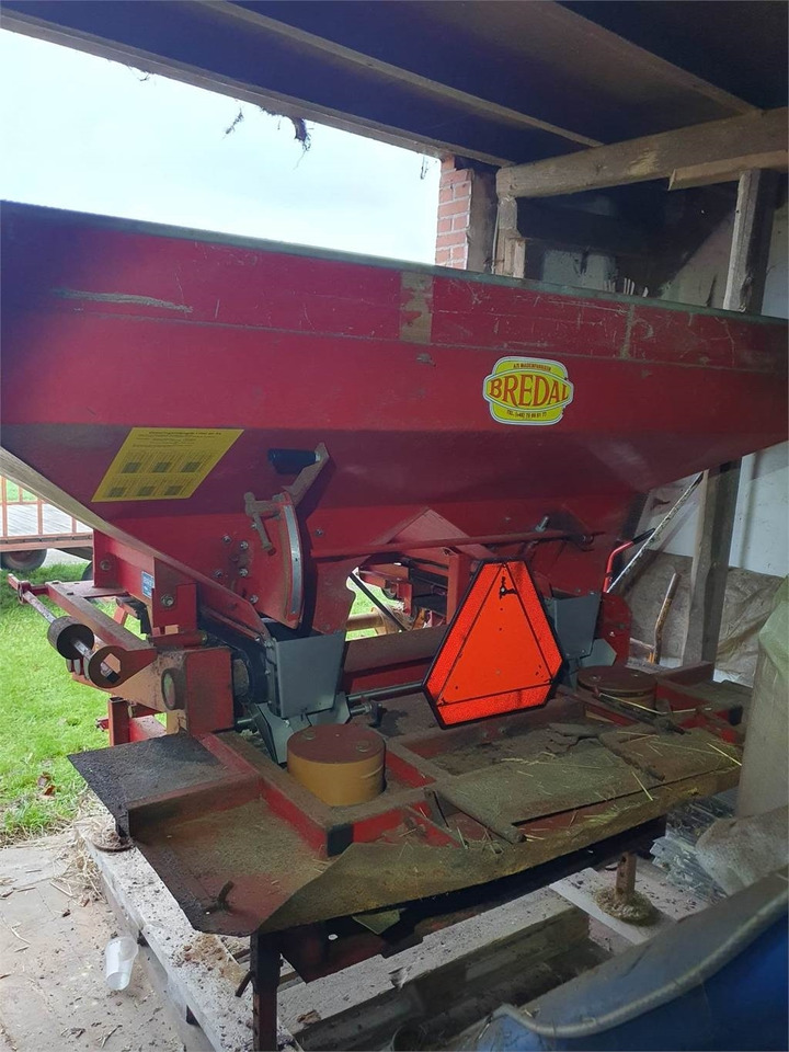 Bredal B2 LIFTOPHÆNGT - آلة رش السماد: صورة 1 Bredal B2 LIFTOPHÆNGT - آلة رش السماد: صورة 1