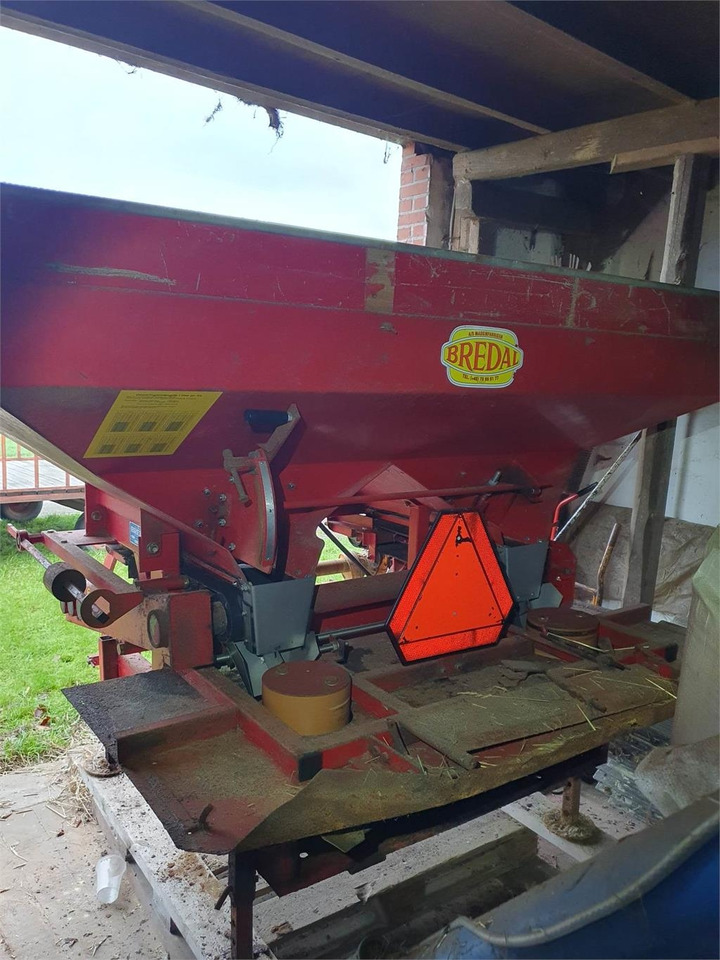 Bredal B2 LIFTOPHÆNGT - آلة رش السماد: صورة 1 Bredal B2 LIFTOPHÆNGT - آلة رش السماد: صورة 1