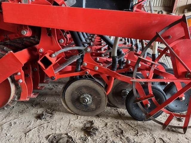 Kuhn SITERA 4000 + TF1500 - آلة البذار متعددة الوظائف: صورة 4 Kuhn SITERA 4000 + TF1500 - آلة البذار متعددة الوظائف: صورة 4