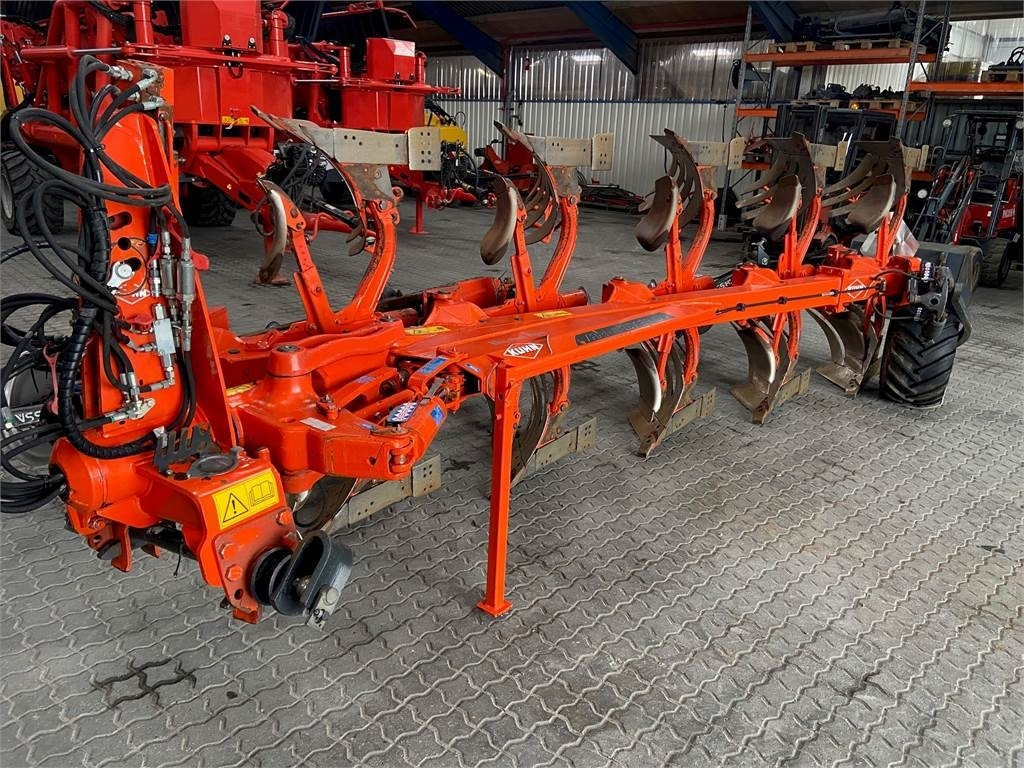 Kuhn VARI-MASTER 153 4+1 - محراث: صورة 1 Kuhn VARI-MASTER 153 4+1 - محراث: صورة 1