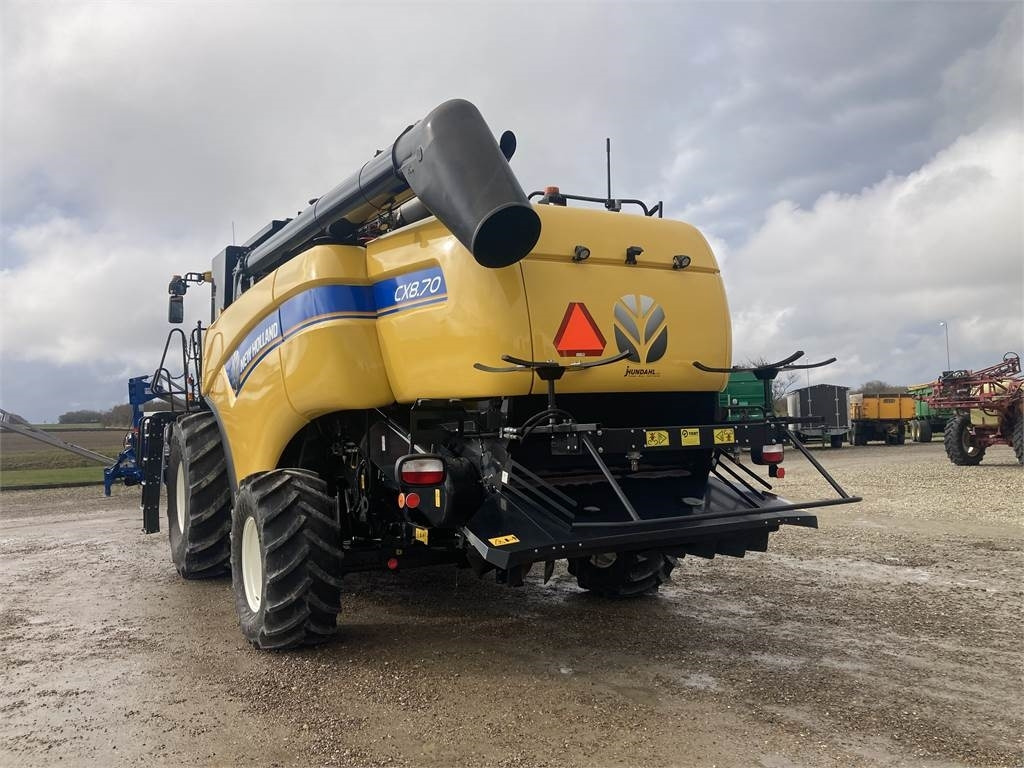 New Holland CX8.70 TB4 EUR - حصادة موحَّدة: صورة 5 New Holland CX8.70 TB4 EUR - حصادة موحَّدة: صورة 5