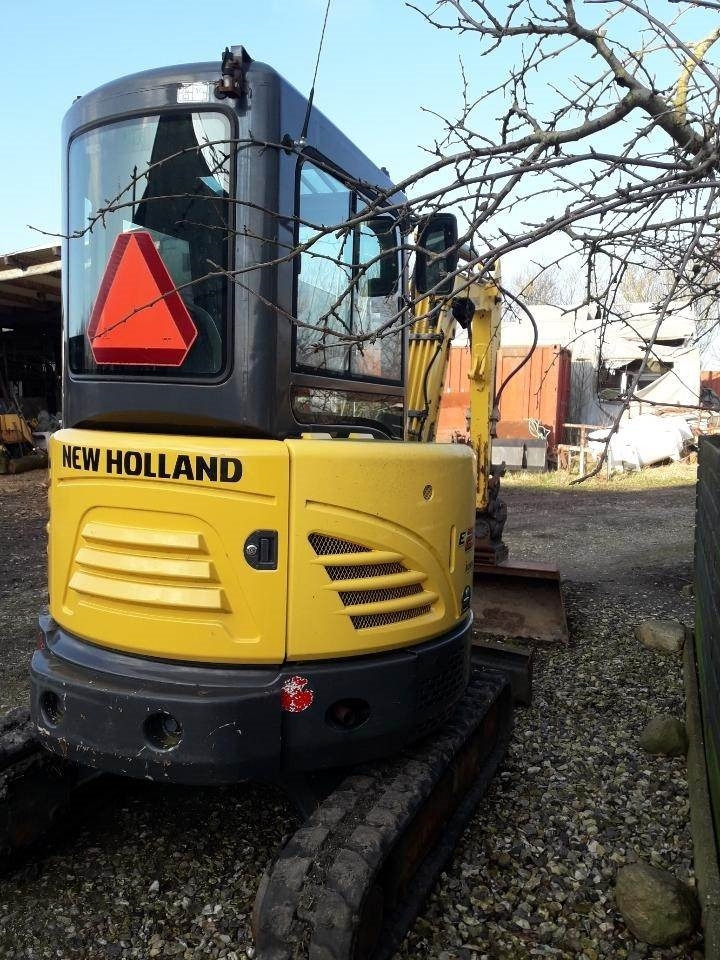 New Holland E26C CAB mini - حفارة مُصَّغرة: صورة 2 New Holland E26C CAB mini - حفارة مُصَّغرة: صورة 2
