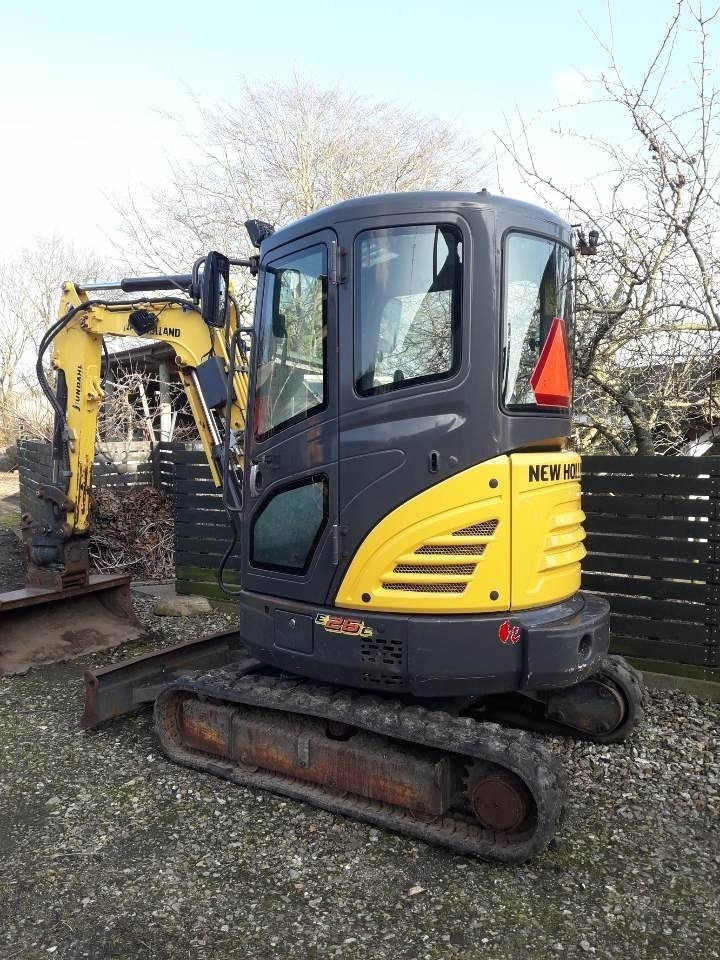 New Holland E26C CAB mini - حفارة مُصَّغرة: صورة 1 New Holland E26C CAB mini - حفارة مُصَّغرة: صورة 1