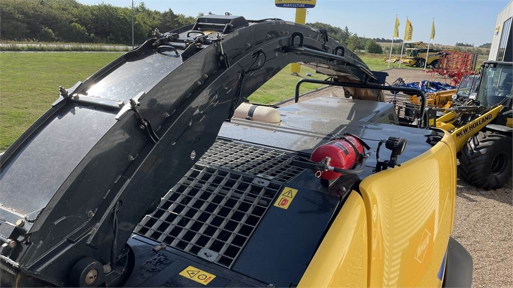 حصادة الأعلاف New Holland FR650 T4B: صورة 10 حصادة الأعلاف New Holland FR650 T4B: صورة 10