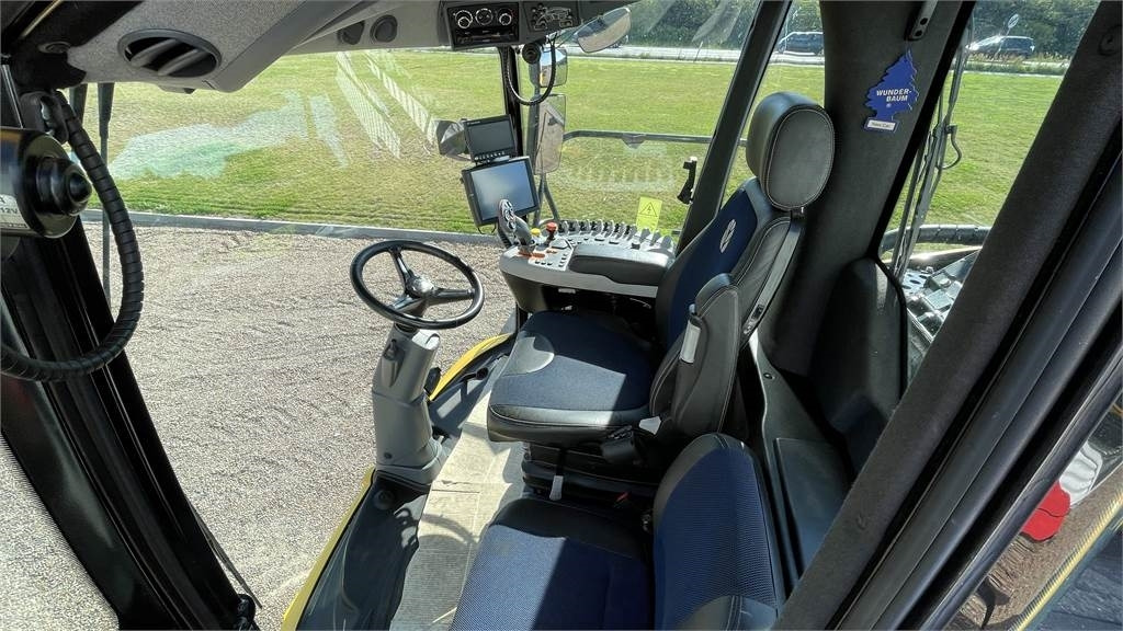 حصادة الأعلاف New Holland FR650 T4B: صورة 12 حصادة الأعلاف New Holland FR650 T4B: صورة 12