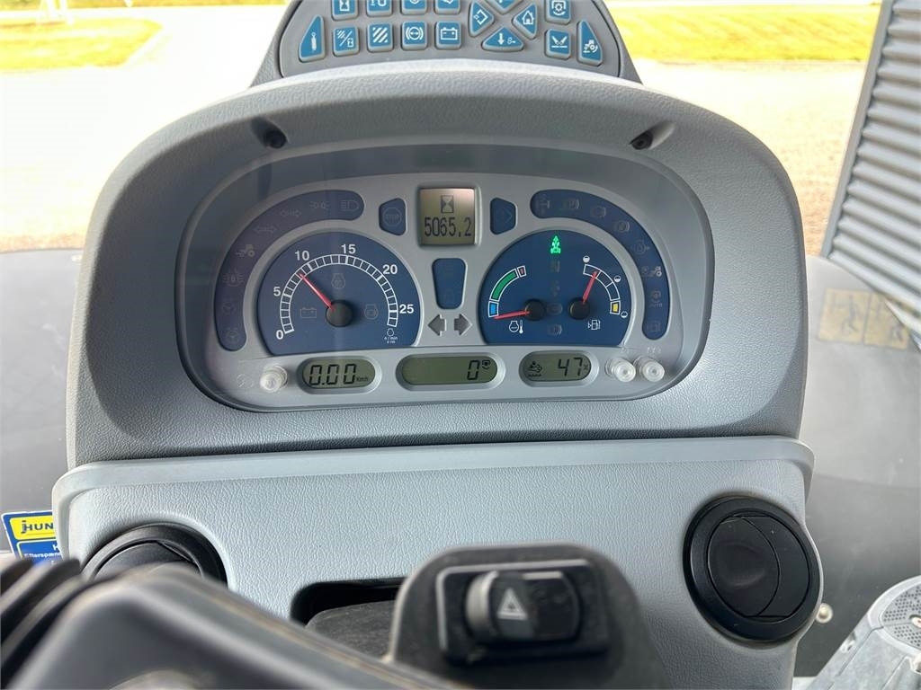 جرار New Holland T7.270AC KEY: صورة 8 جرار New Holland T7.270AC KEY: صورة 8