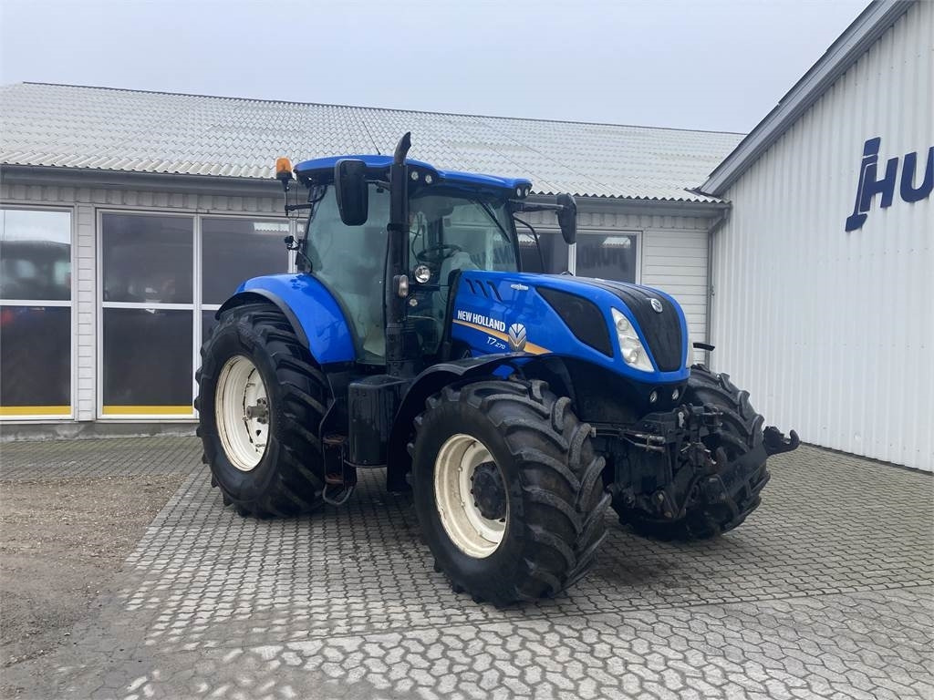 New Holland T7.270AC MY 15 - جرار: صورة 3 New Holland T7.270AC MY 15 - جرار: صورة 3