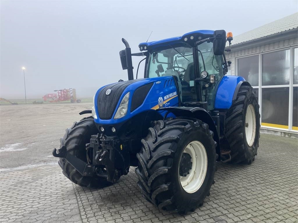 New Holland T7.270AC MY 15 - جرار: صورة 4 New Holland T7.270AC MY 15 - جرار: صورة 4