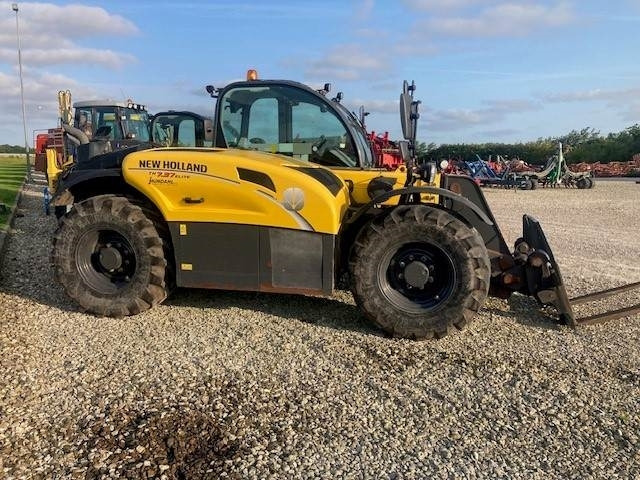 New Holland TH7.37 T4B-145HP - رافعة تلسكوبية: صورة 2 New Holland TH7.37 T4B-145HP - رافعة تلسكوبية: صورة 2