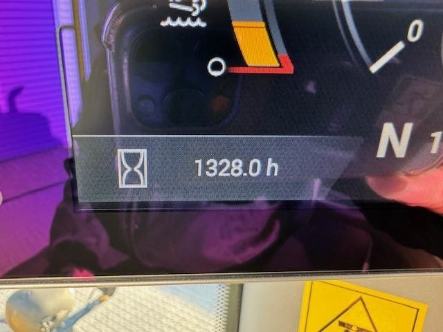 اللودر بعجل New Holland W170D2 TRIN 5-Z: صورة 13 اللودر بعجل New Holland W170D2 TRIN 5-Z: صورة 13