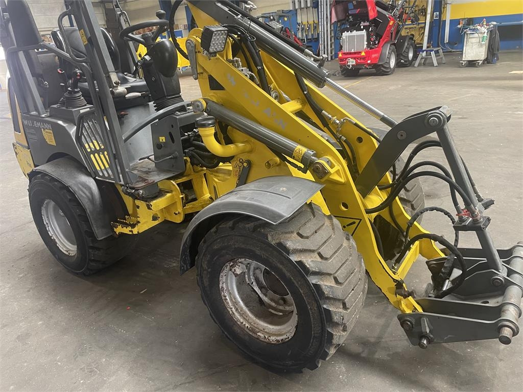 Weidemann 1280 PLUS 35HK - لودر مفصلي صغير: صورة 3 Weidemann 1280 PLUS 35HK - لودر مفصلي صغير: صورة 3