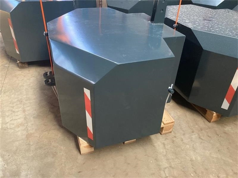 - - - 1800 KG - الوزن المعاكس: صورة 3 - - - 1800 KG - الوزن المعاكس: صورة 3
