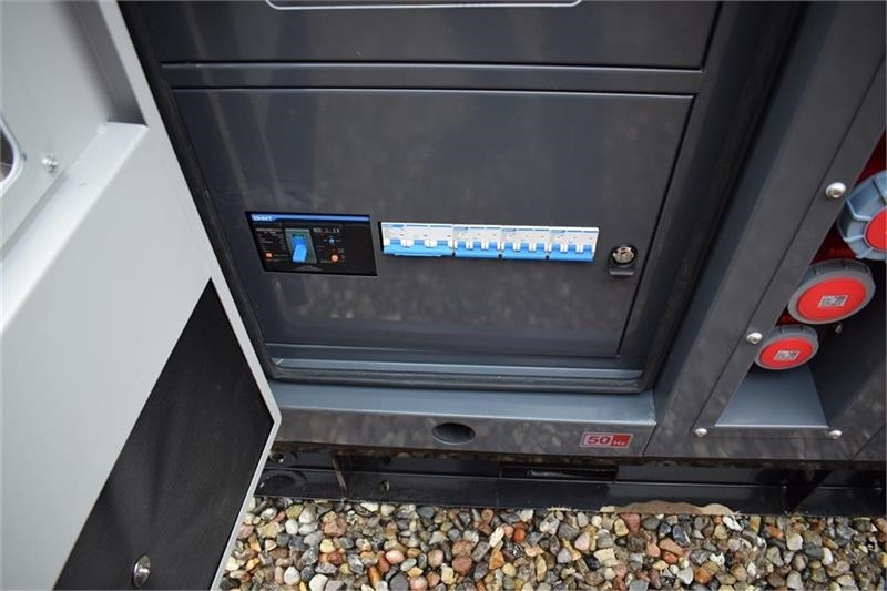 مجموعة المولدات Cummins 88 KvA: صورة 7 مجموعة المولدات Cummins 88 KvA: صورة 7