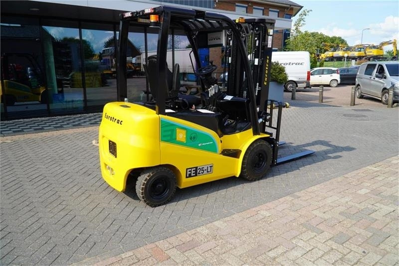 Eurotrac EL TRUCK - رافعة شوكية ديزل: صورة 3 Eurotrac EL TRUCK - رافعة شوكية ديزل: صورة 3